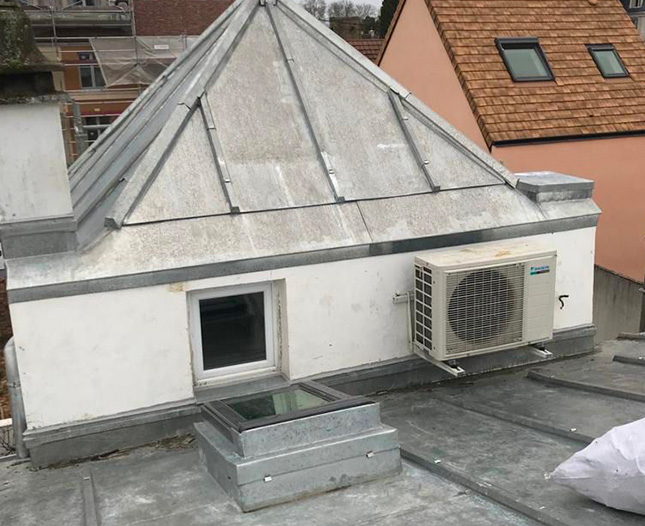 Pose de Velux à Montfermeil (93370) - Les Toitures de Jacques en Seine-Saint-Denis (93)