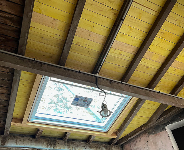 Pose de Velux à Montfermeil (93370) - Les Toitures de Jacques en Seine-Saint-Denis (93)