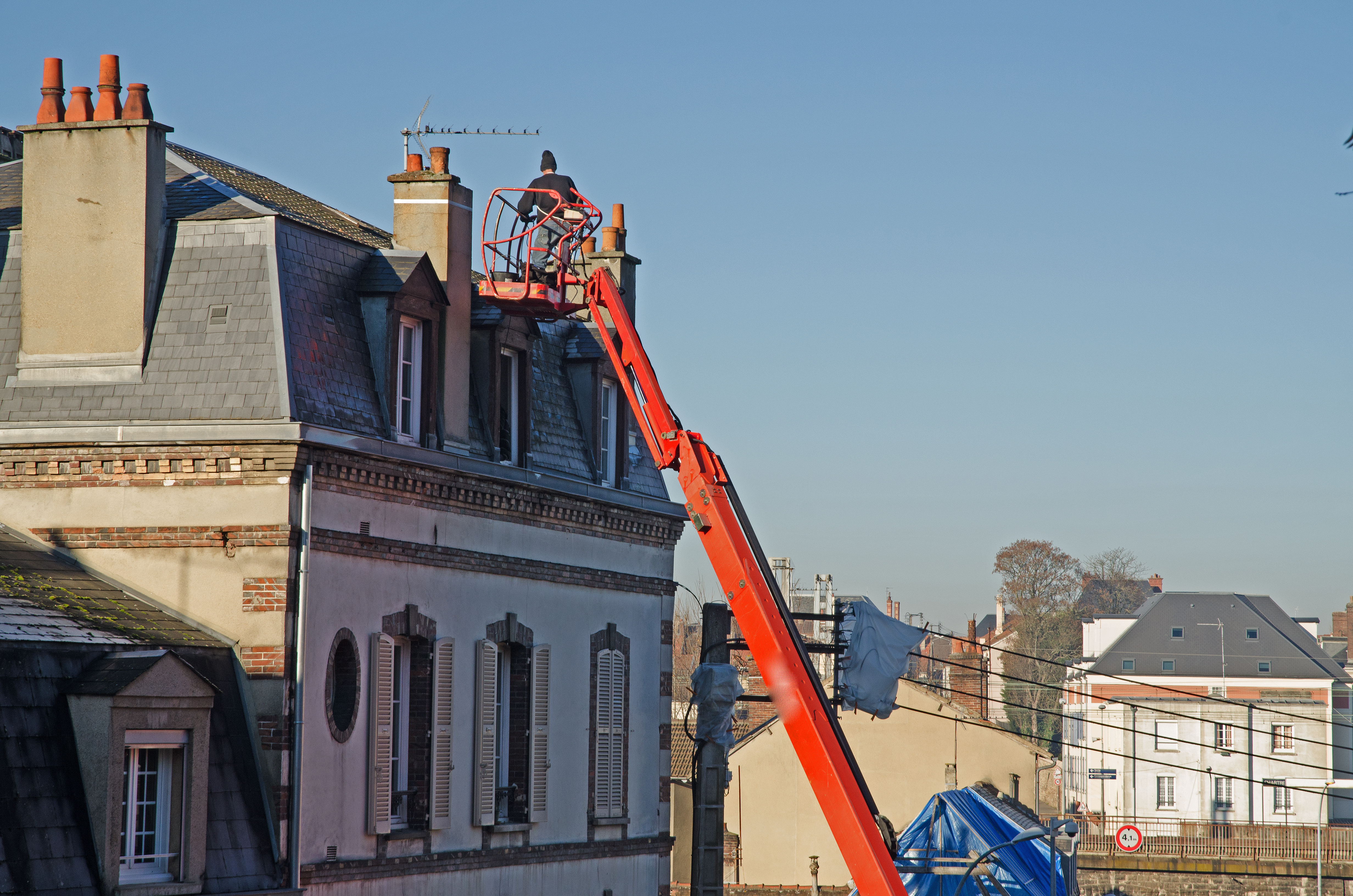 Ramonage de cheminée à Montfermeil (93370) - Les Toitures de Jacques